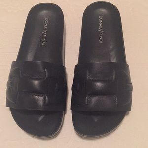 Navy blue Donald Pliner slide in sandals